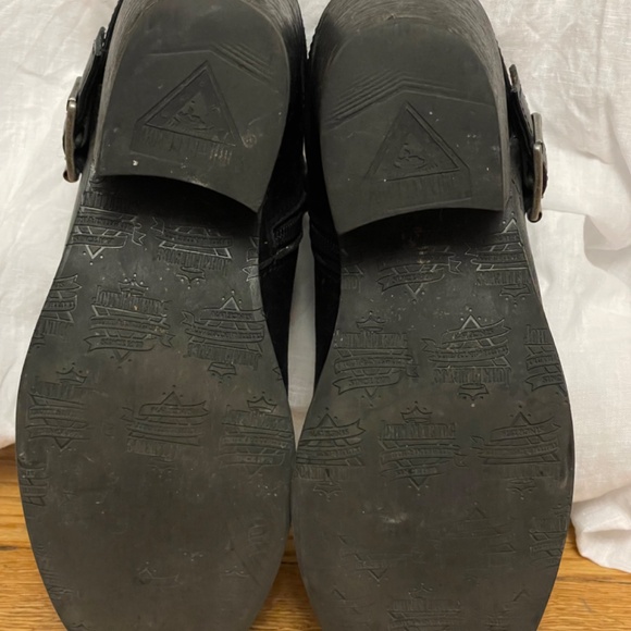 Fluevog Adriana Alana black two-buckle leather ankle boots - Picture 6 of 6